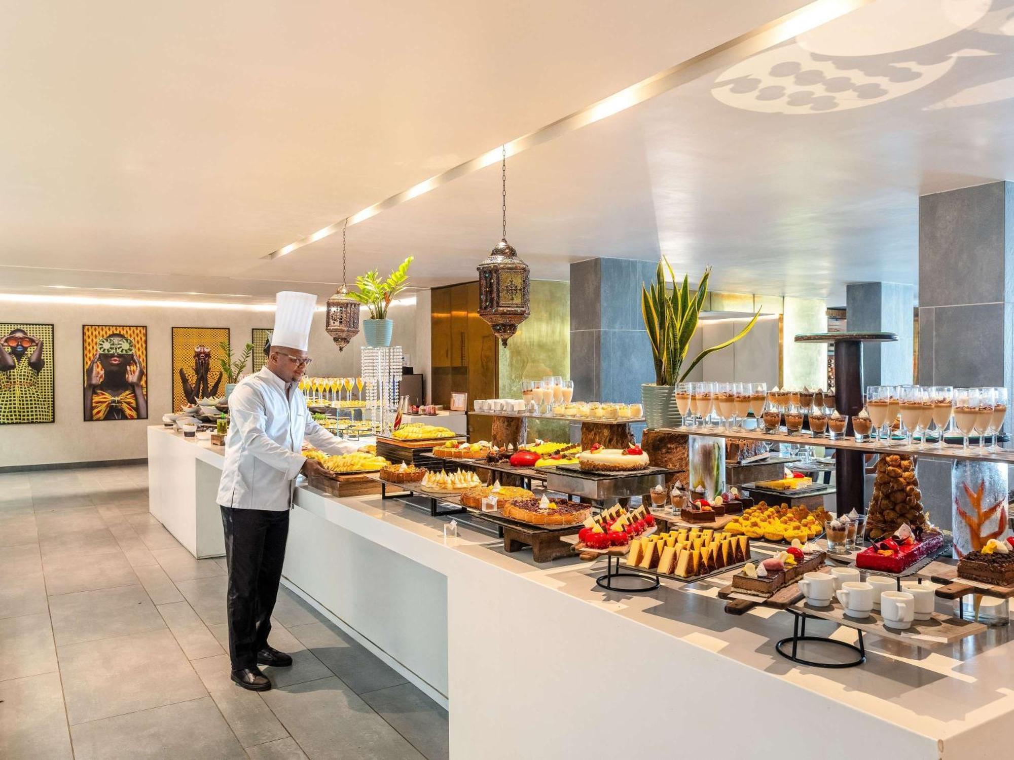 Pullman Abidjan Hotel Bagian luar foto