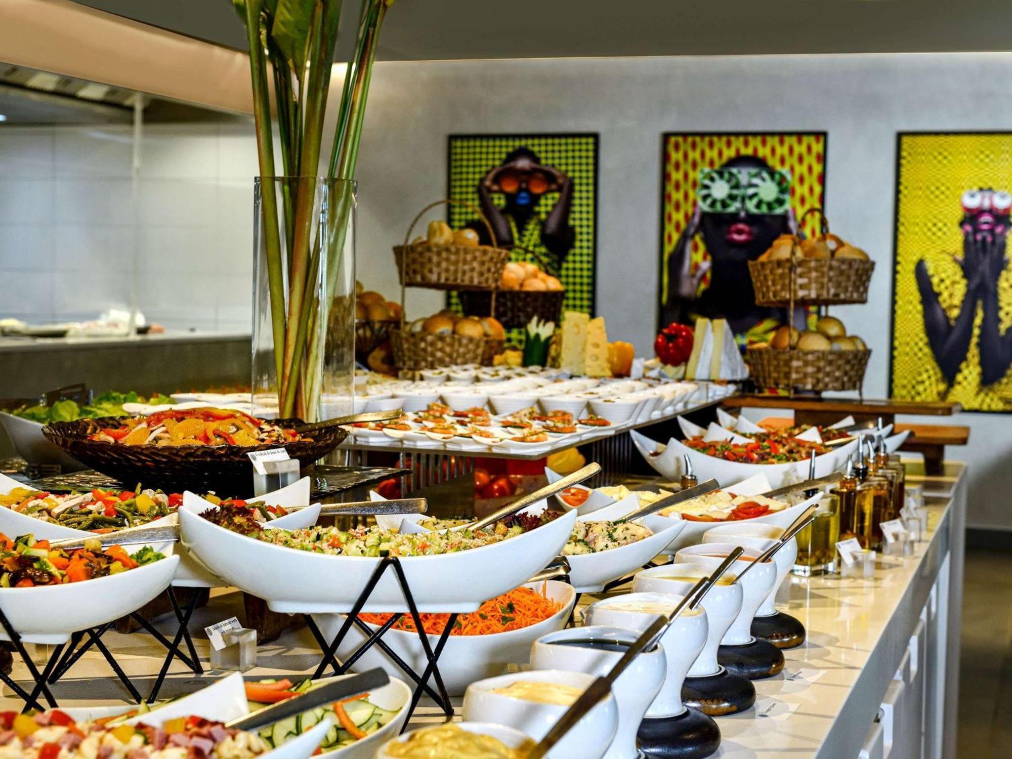 Pullman Abidjan Hotel Bagian luar foto