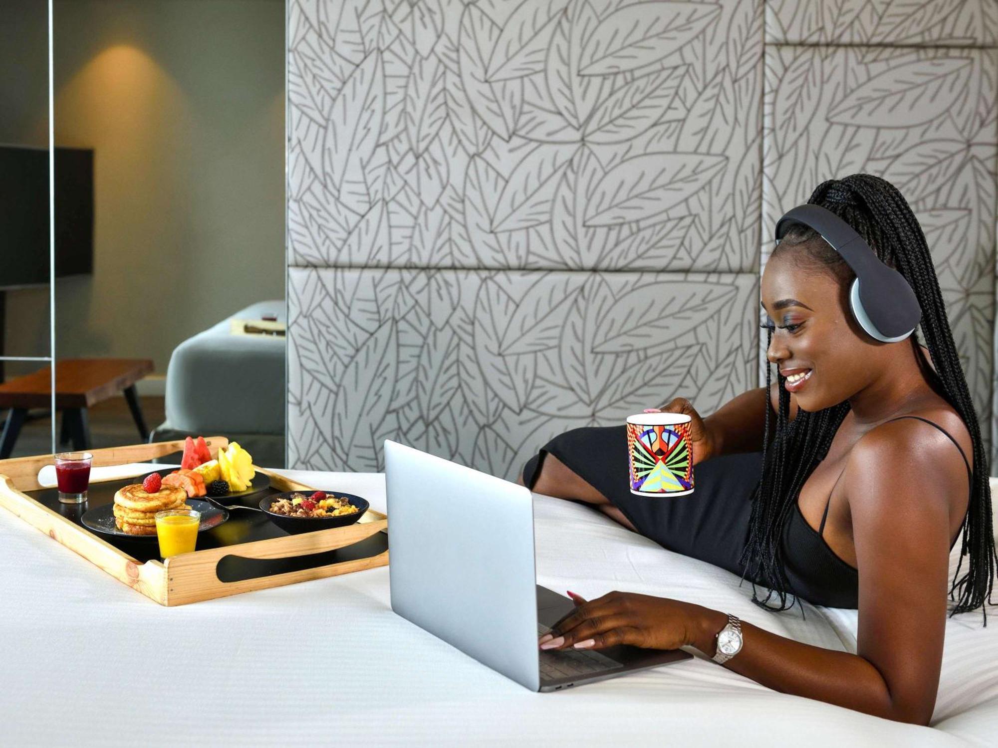 Pullman Abidjan Hotel Bagian luar foto