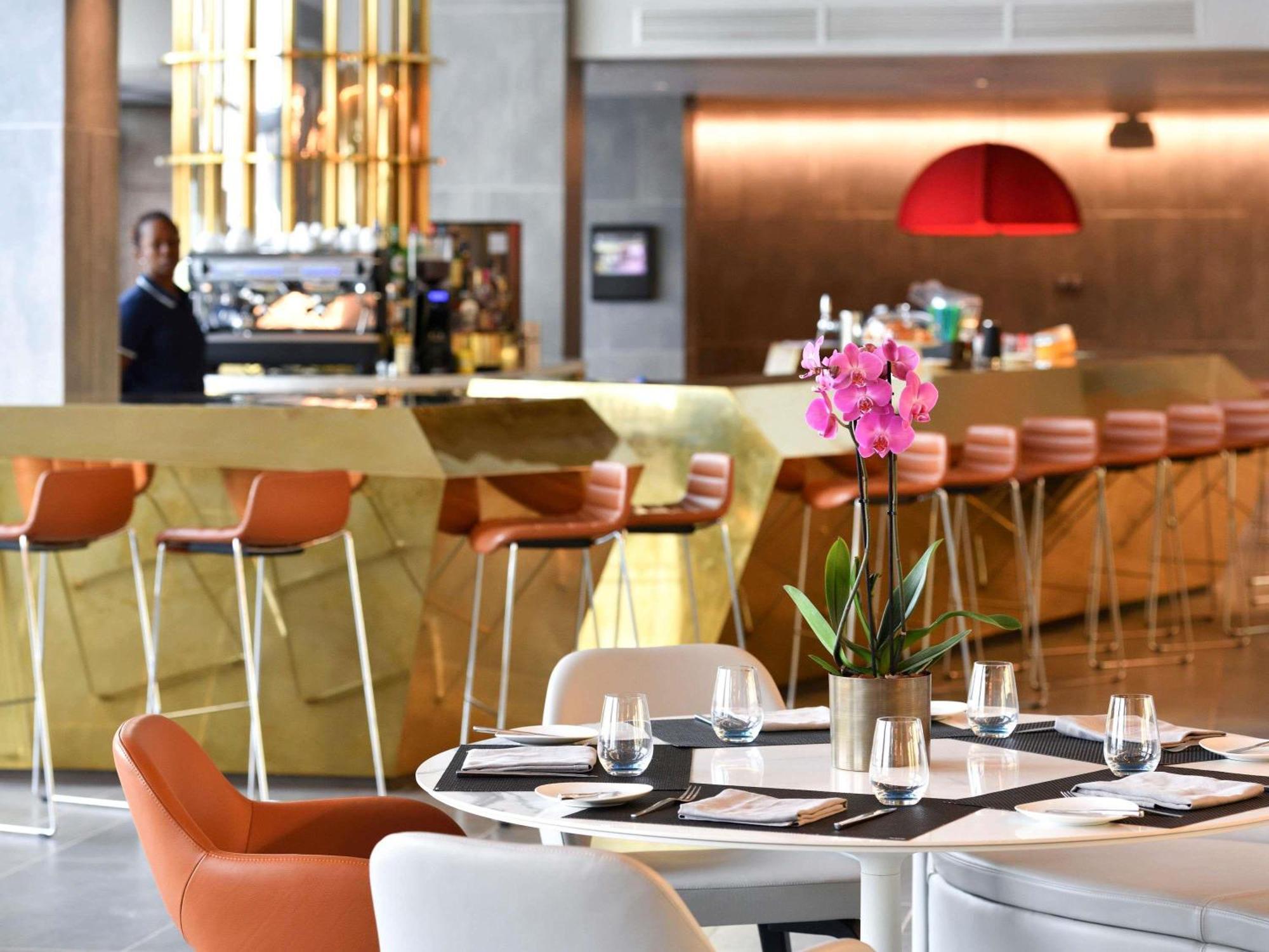 Pullman Abidjan Hotel Bagian luar foto