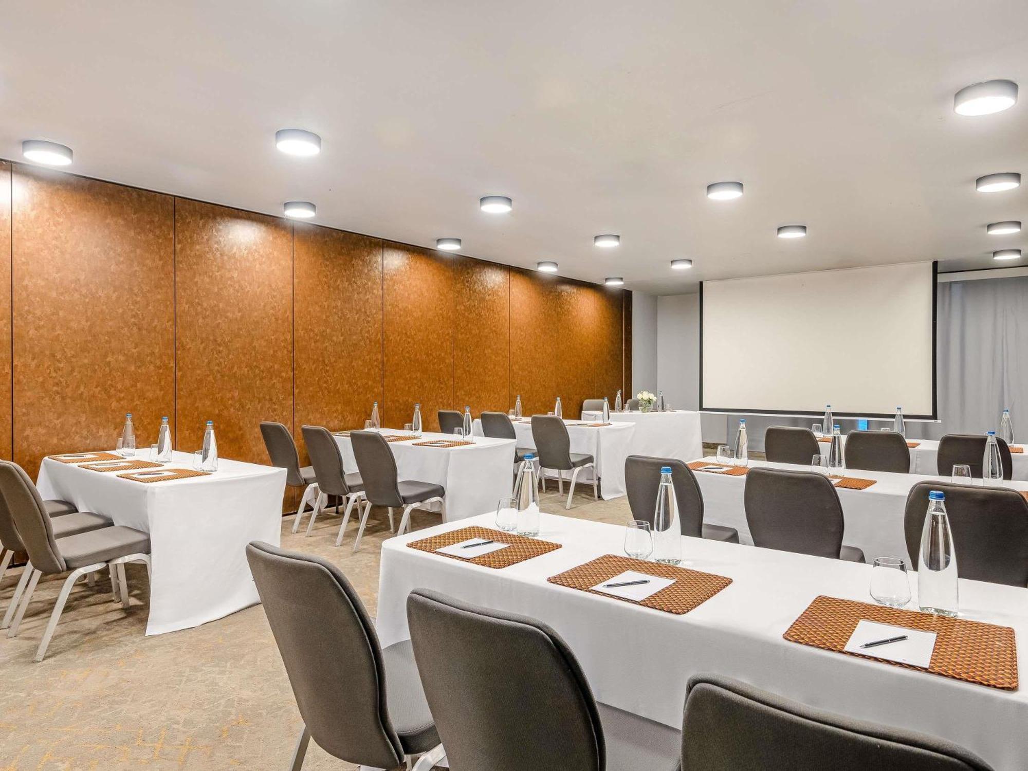 Pullman Abidjan Hotel Bagian luar foto